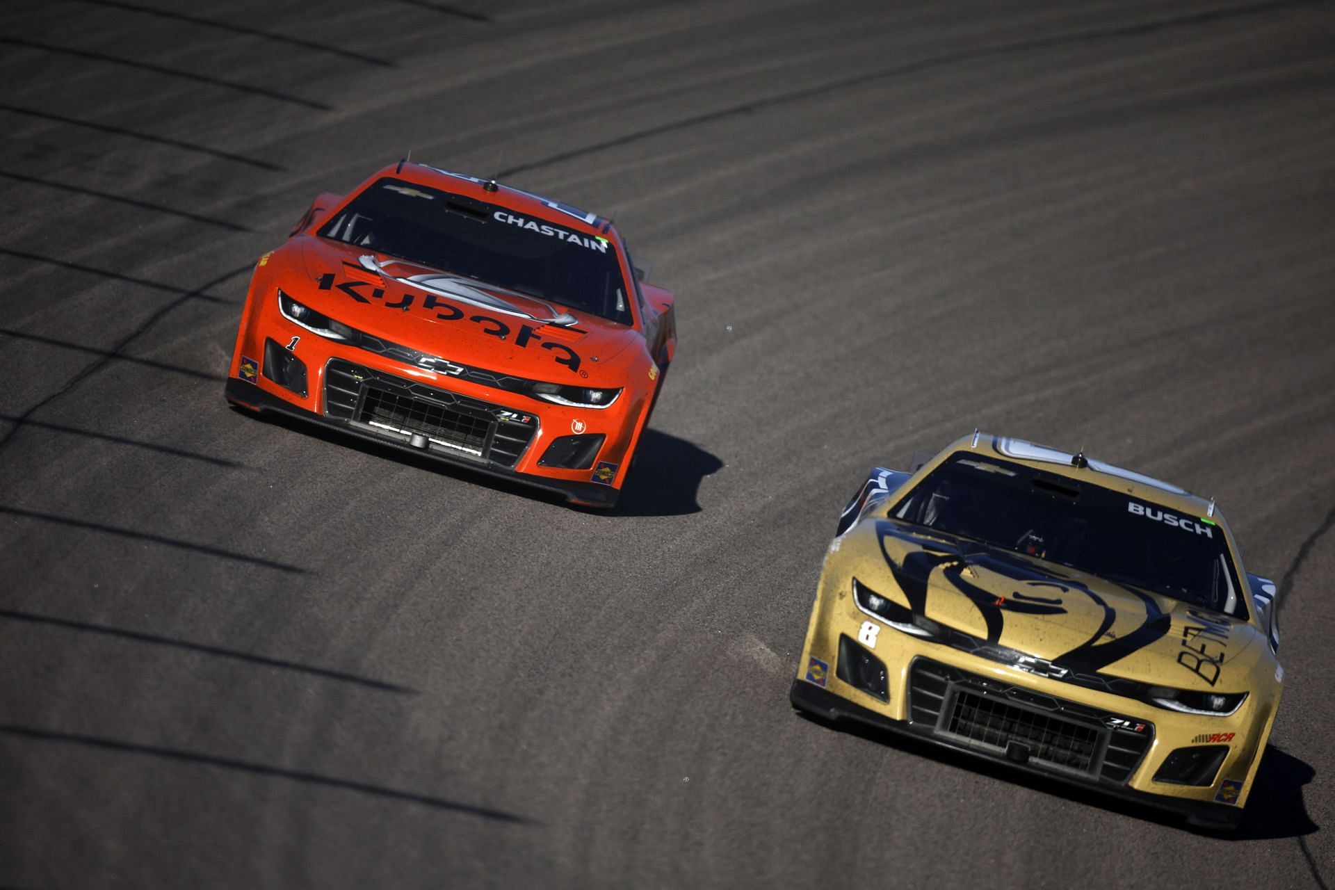 Kyle Busch (right) alongside Ross Chastain (left) during the 2024 Kansas fall race - Source: Getty